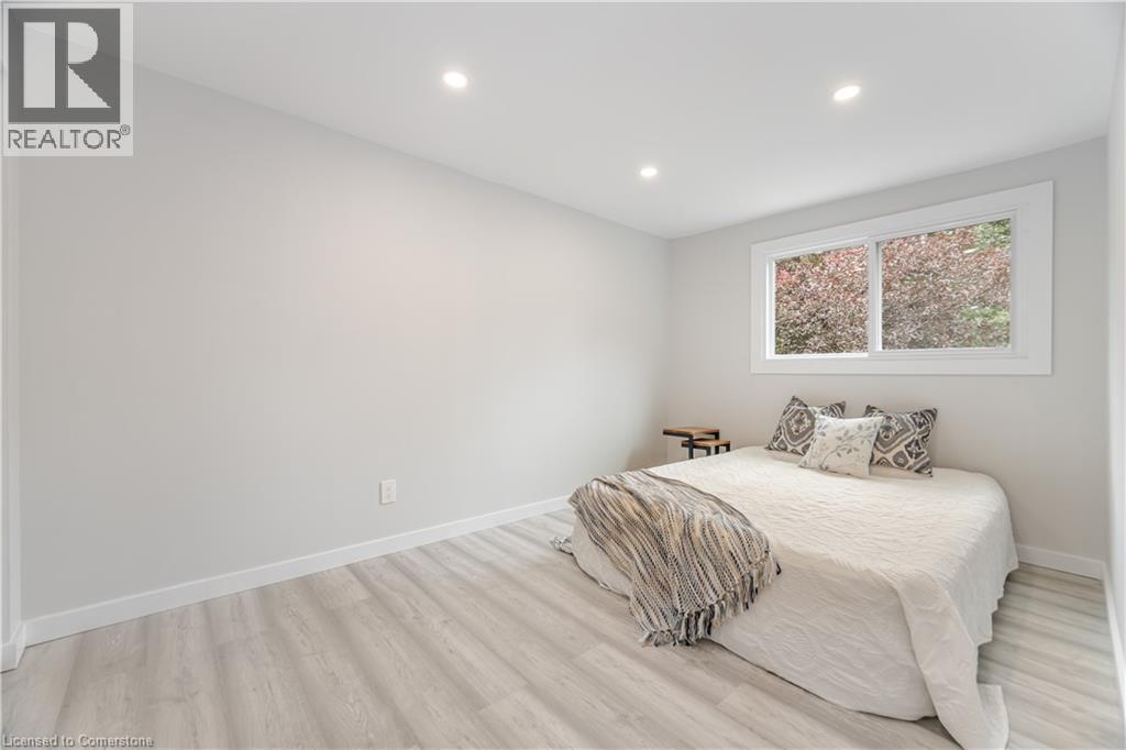 Photo 26 of 20 Roseneath Crescent, Kitchener ON