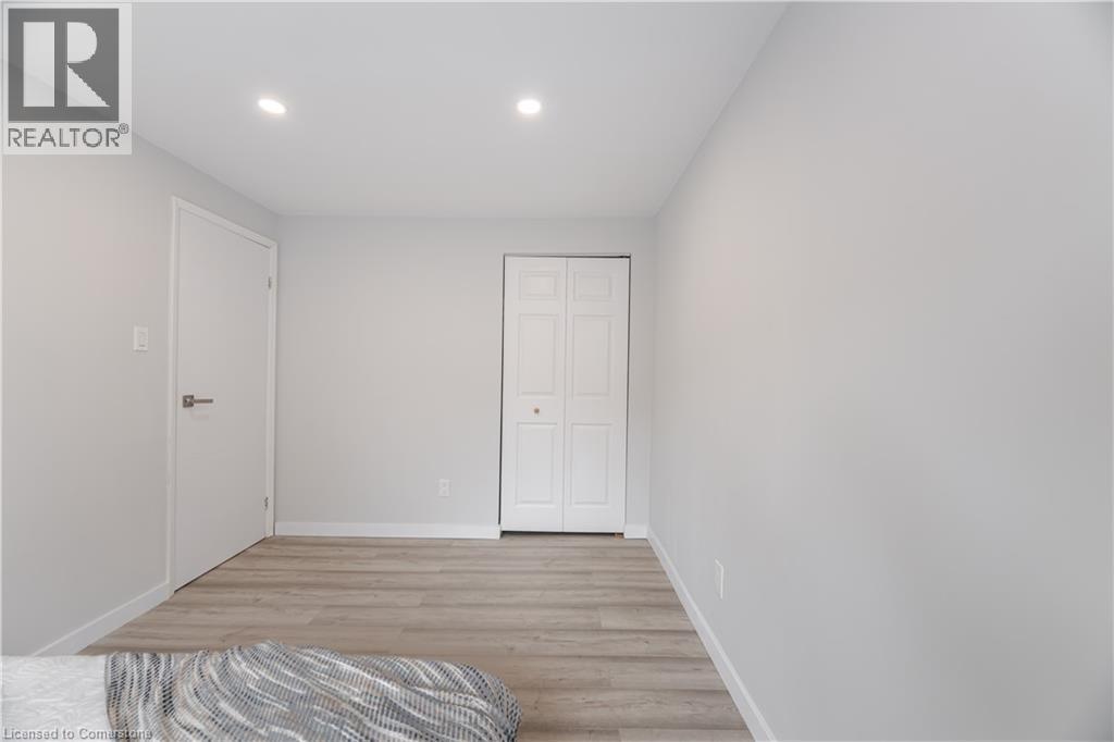 Photo 28 of 20 Roseneath Crescent, Kitchener ON