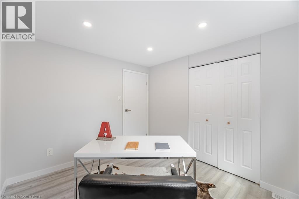 Photo 30 of 20 Roseneath Crescent, Kitchener ON