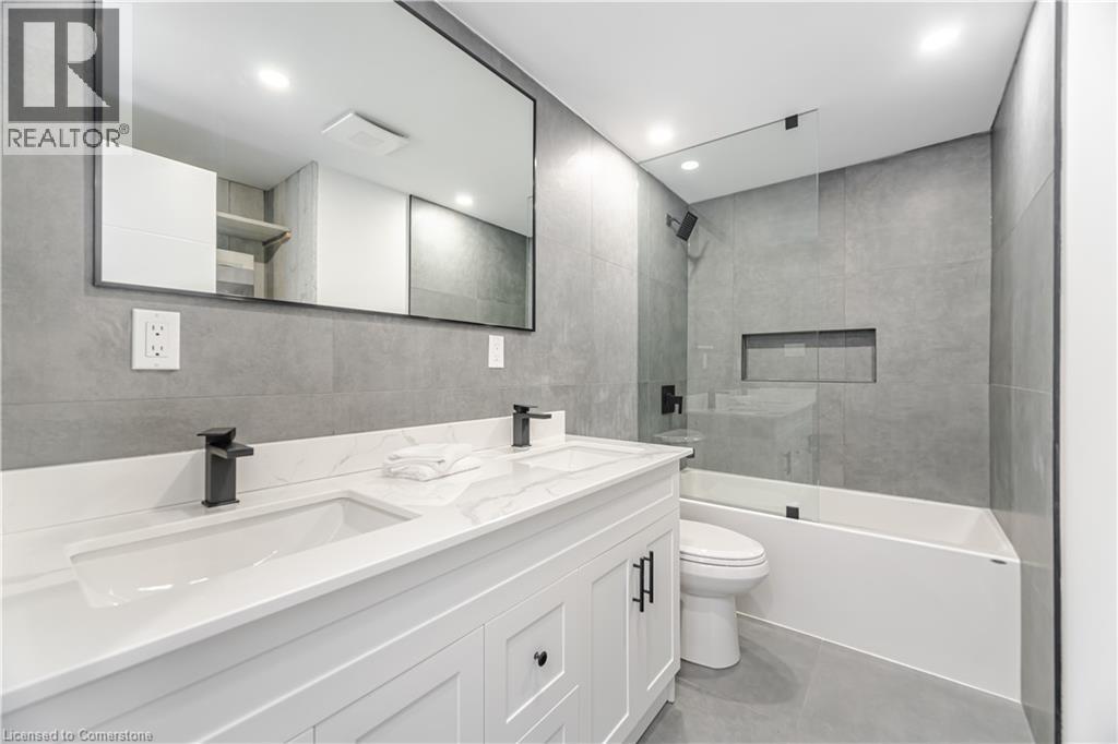 Photo 31 of 20 Roseneath Crescent, Kitchener ON