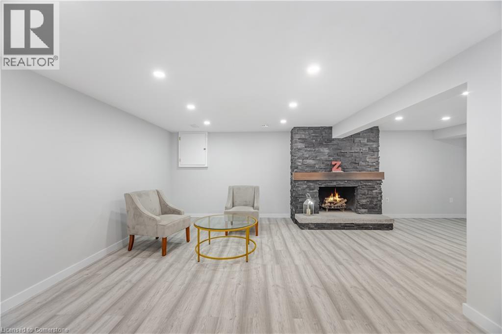 Photo 36 of 20 Roseneath Crescent, Kitchener ON