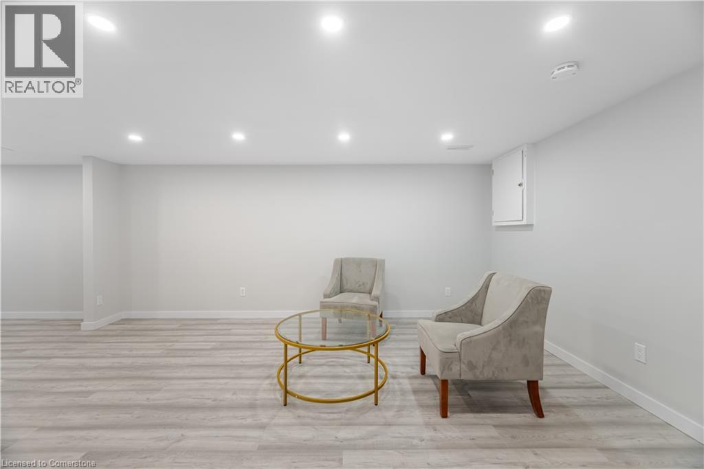 Photo 37 of 20 Roseneath Crescent, Kitchener ON