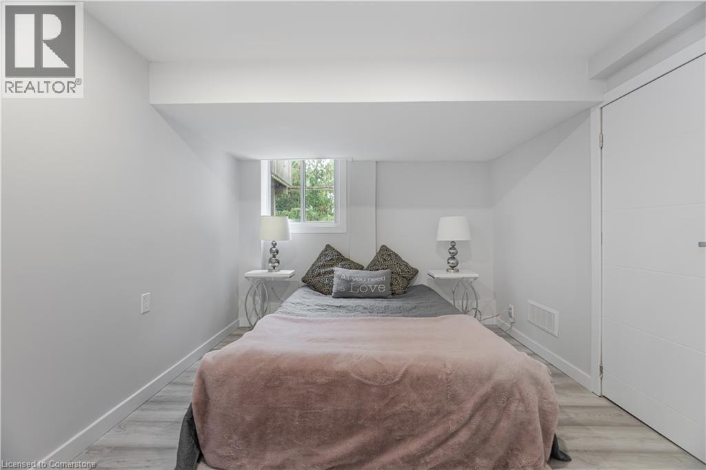 Photo 41 of 20 Roseneath Crescent, Kitchener ON