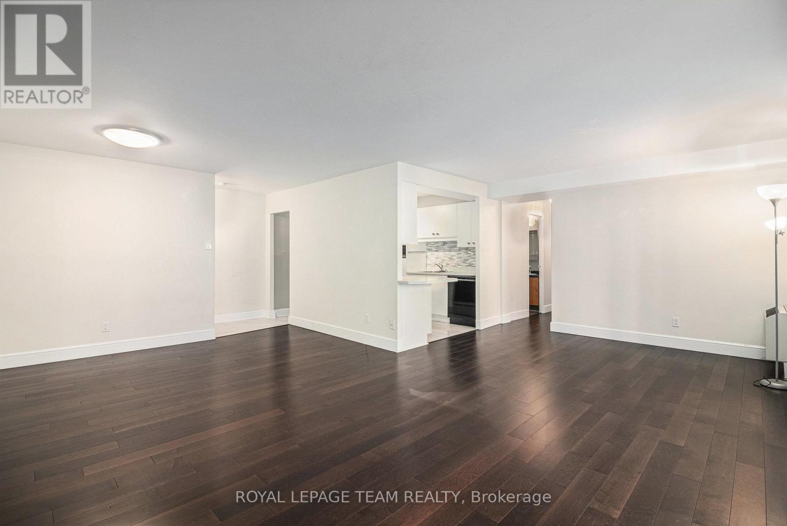 Photo 12 of 402 141 Somerset Street W, Ottawa ON