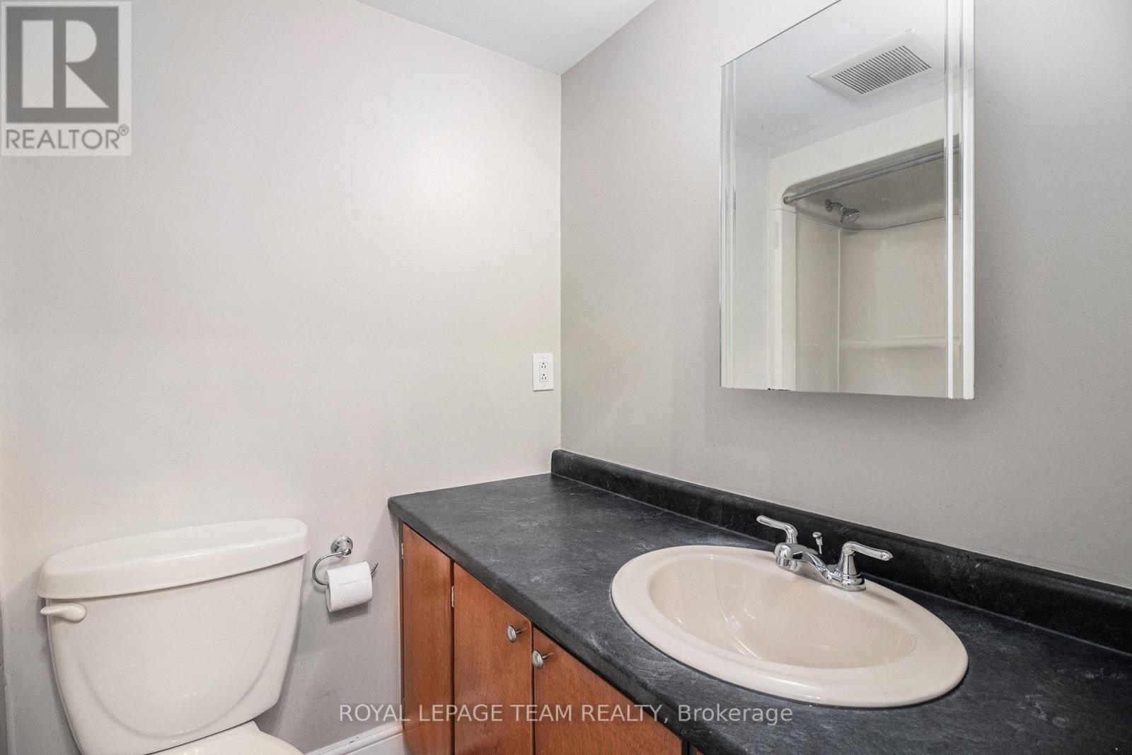 Photo 20 of 402 141 Somerset Street W, Ottawa ON