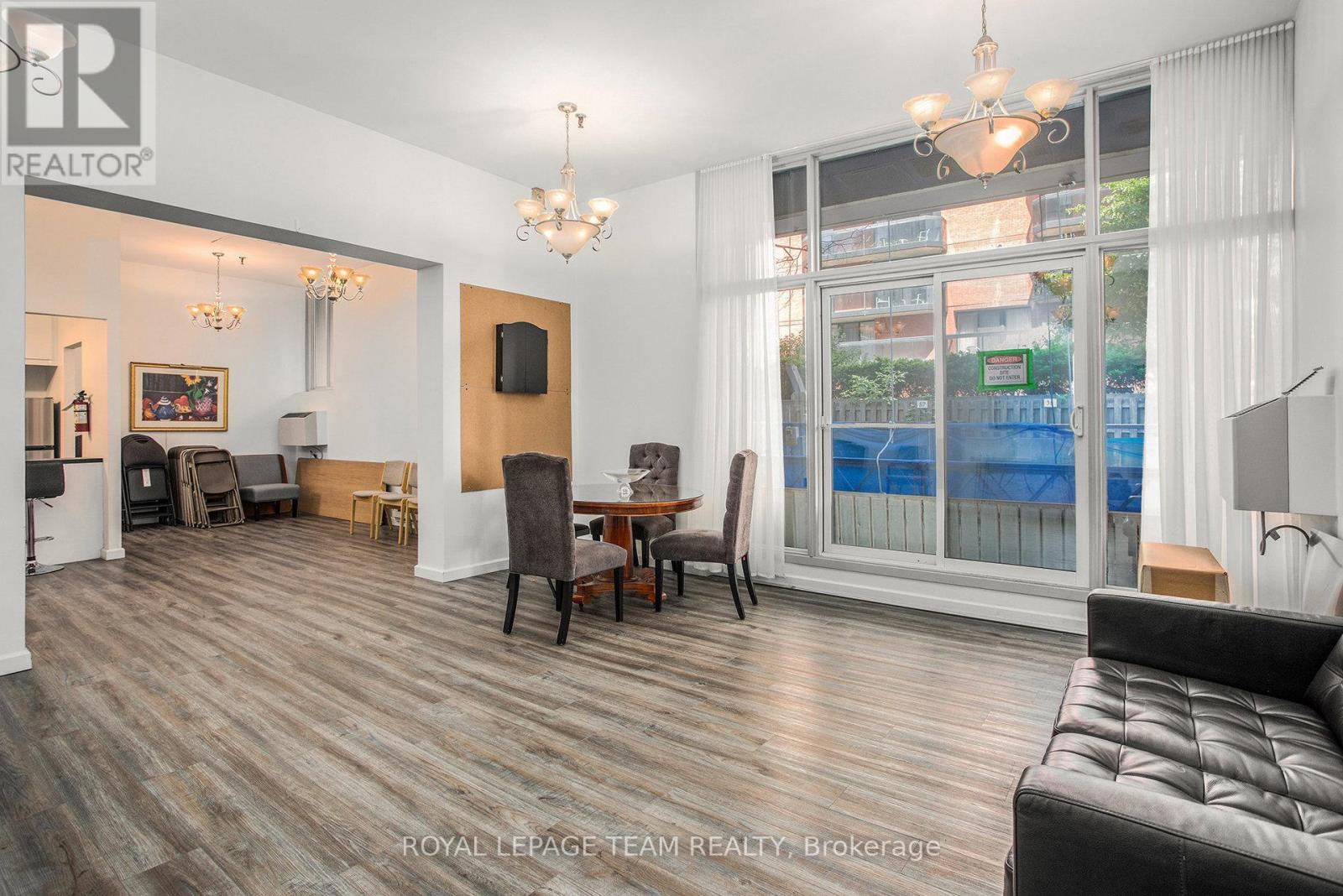 Photo 24 of 402 141 Somerset Street W, Ottawa ON
