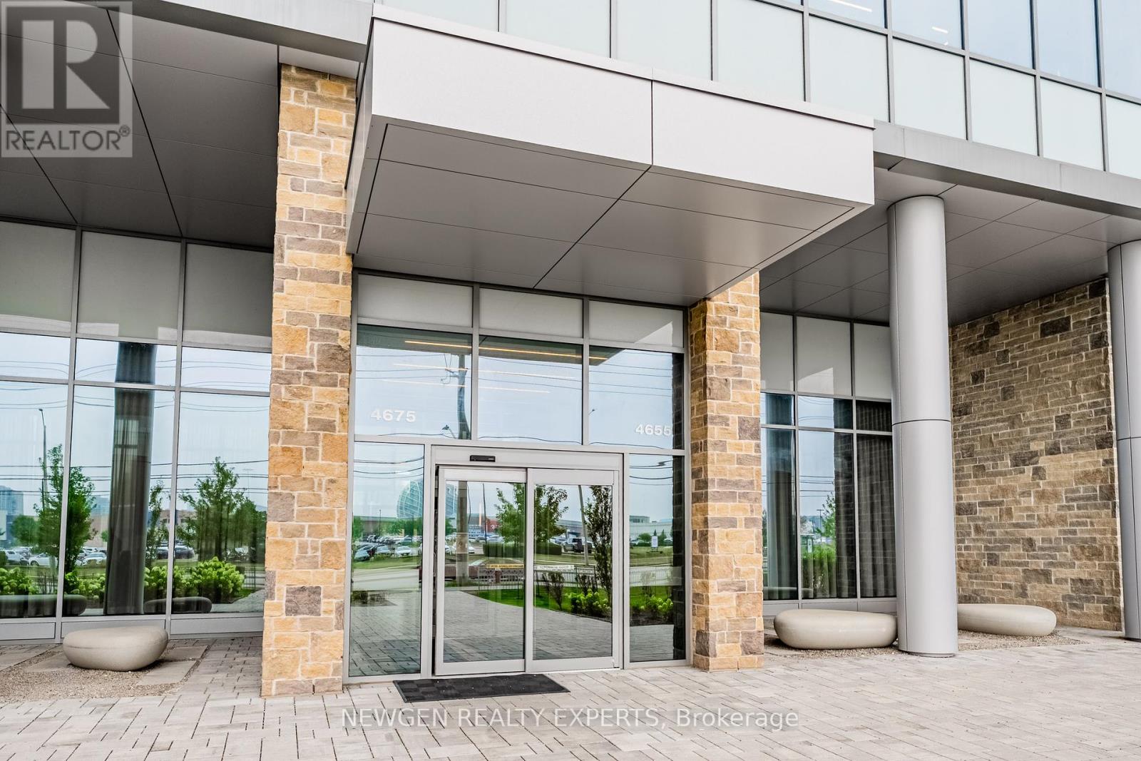 Photo 2 of Ph 2203 4655 Metcalfe Avenue, Mississauga ON