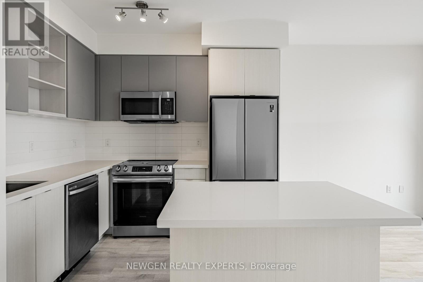 Photo 8 of Ph 2203 4655 Metcalfe Avenue, Mississauga ON