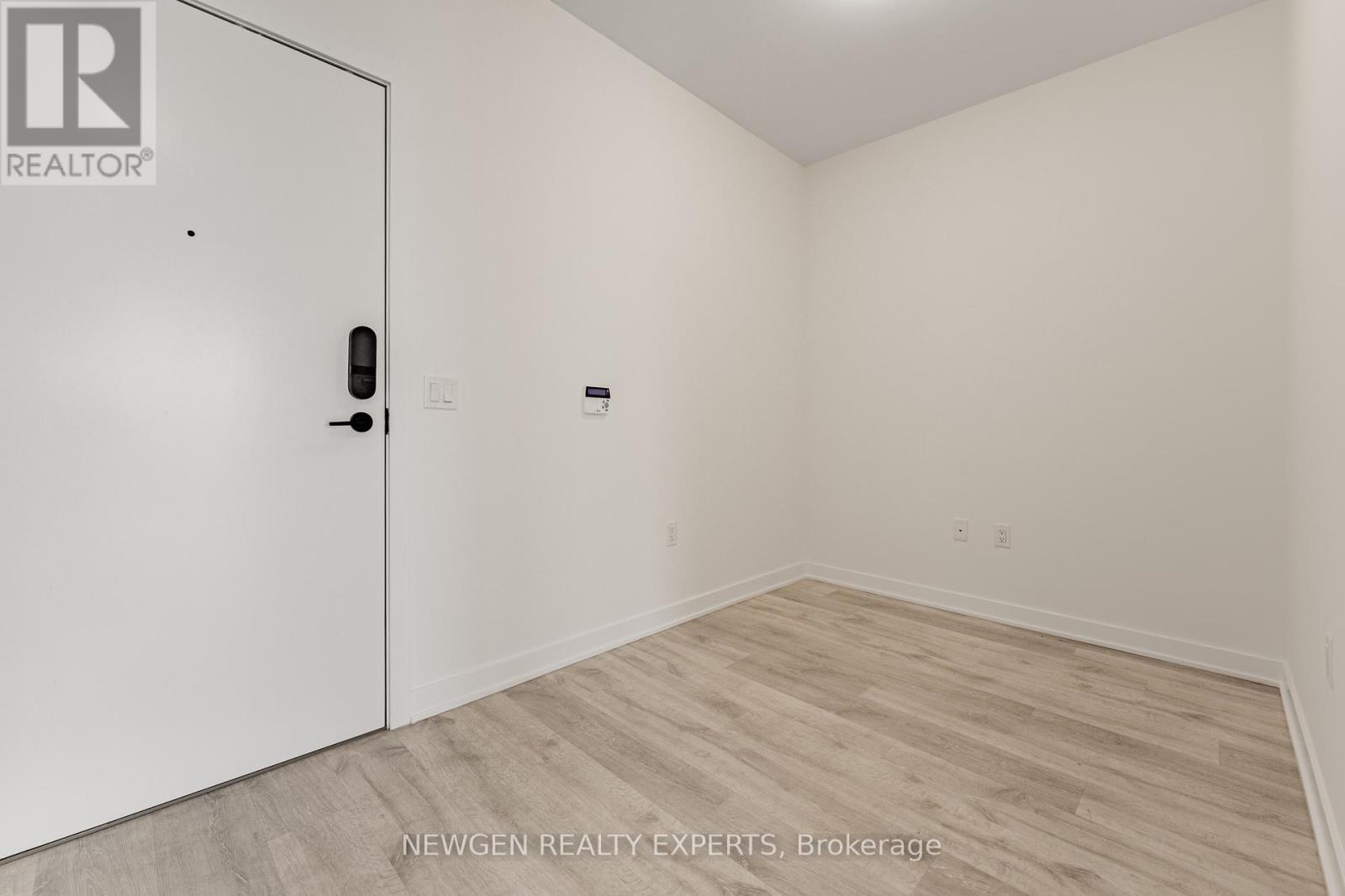 Photo 4 of Ph 2203 4655 Metcalfe Avenue, Mississauga ON