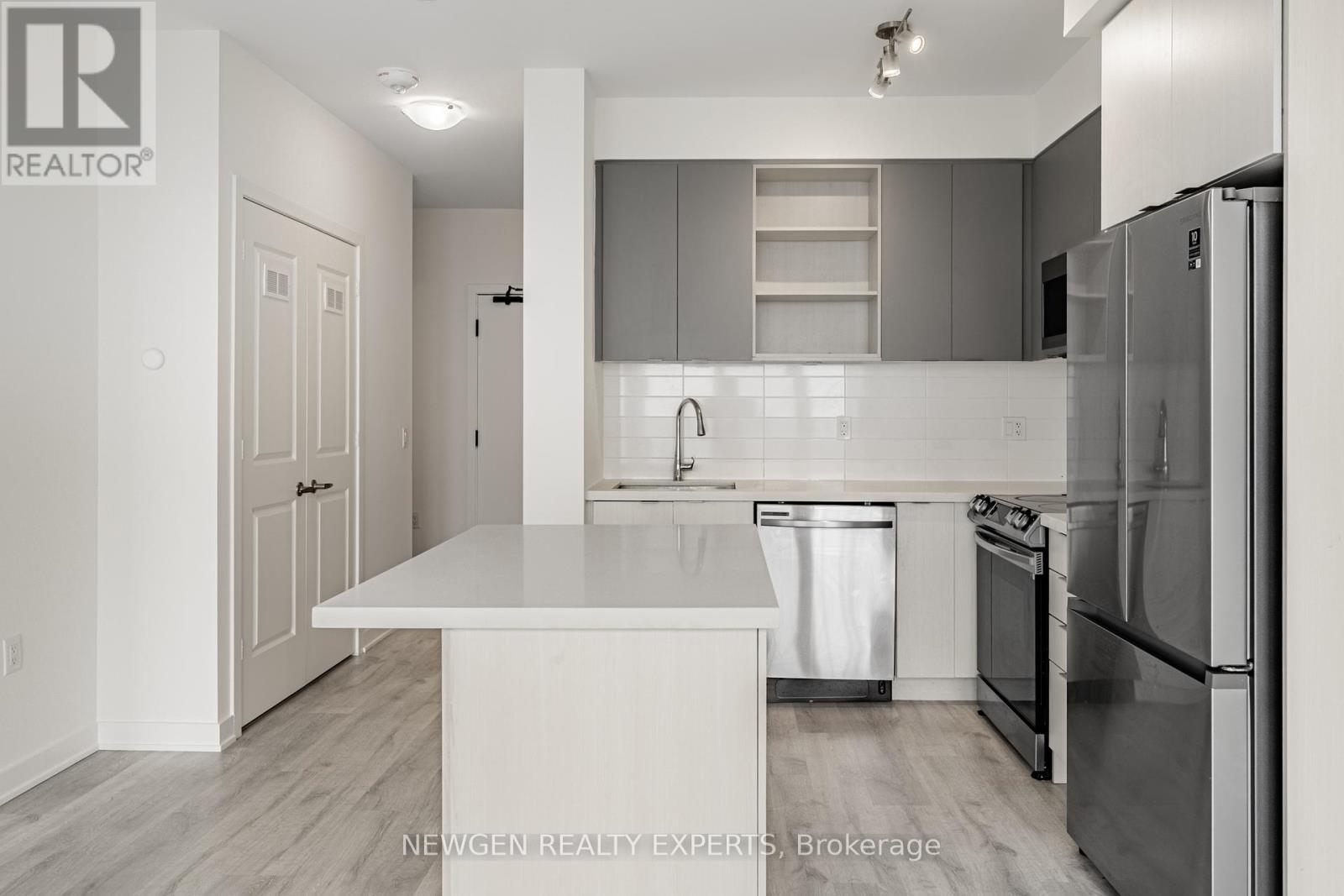 Photo 12 of Ph 2203 4655 Metcalfe Avenue, Mississauga ON