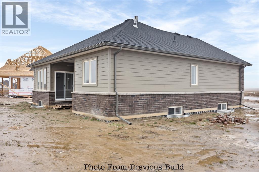Photo 19 of 116 Bloomington, Chatham ON
