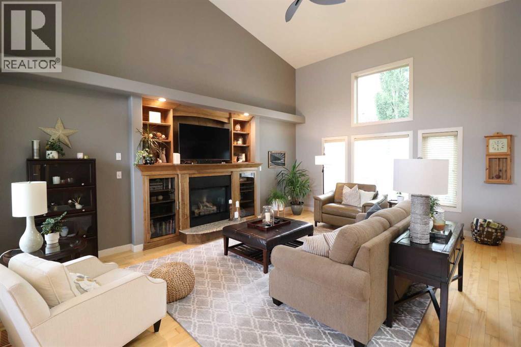 Photo 26 of 22 Riverview Crescent W, Lethbridge AB