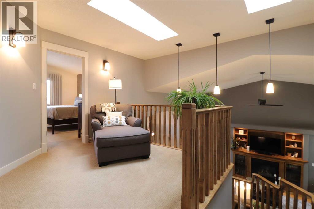 Photo 1 of 22 Riverview Crescent W, Lethbridge AB