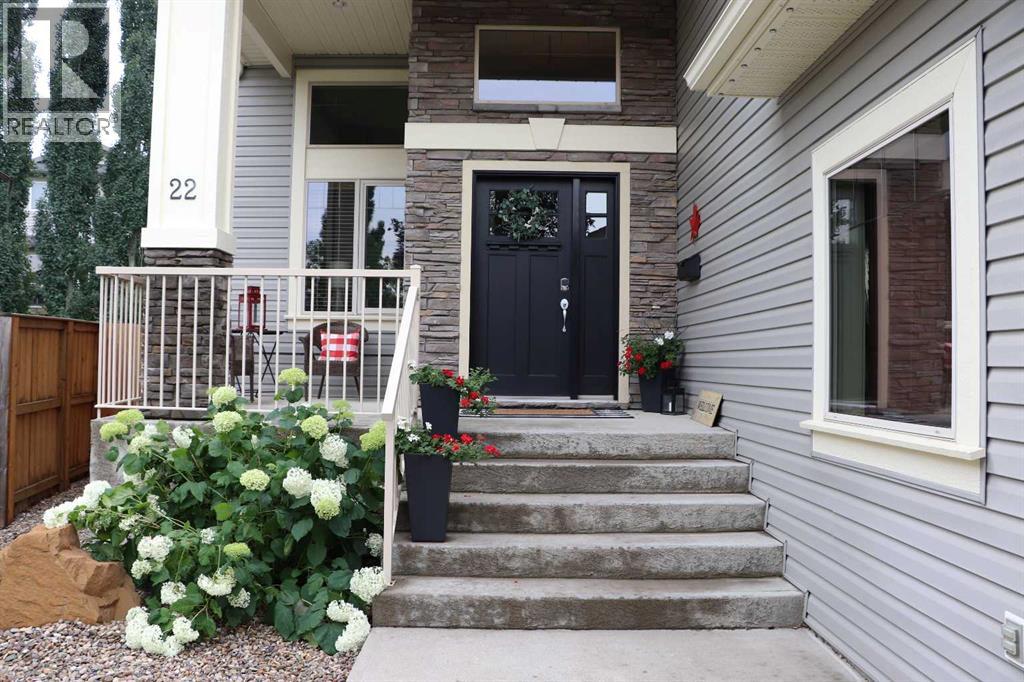 Photo 12 of 22 Riverview Crescent W, Lethbridge AB