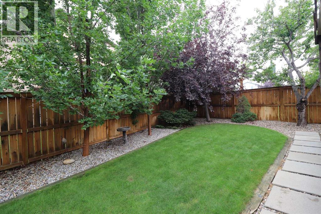 Photo 20 of 22 Riverview Crescent W, Lethbridge AB