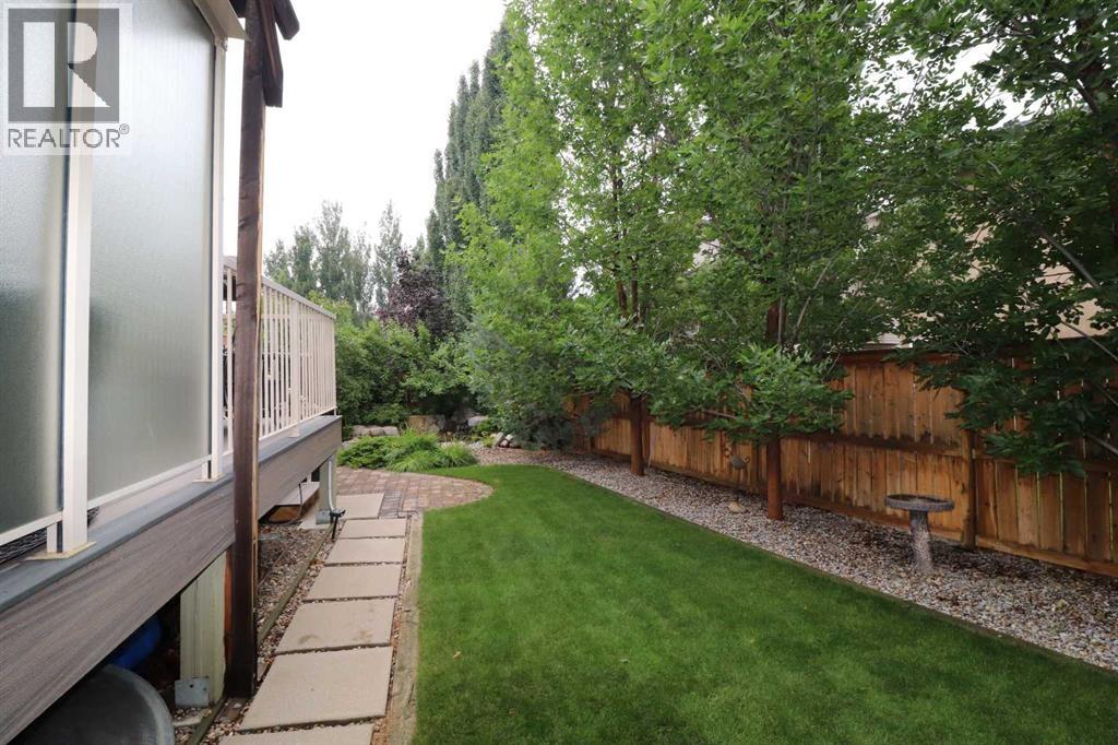 Photo 11 of 22 Riverview Crescent W, Lethbridge AB