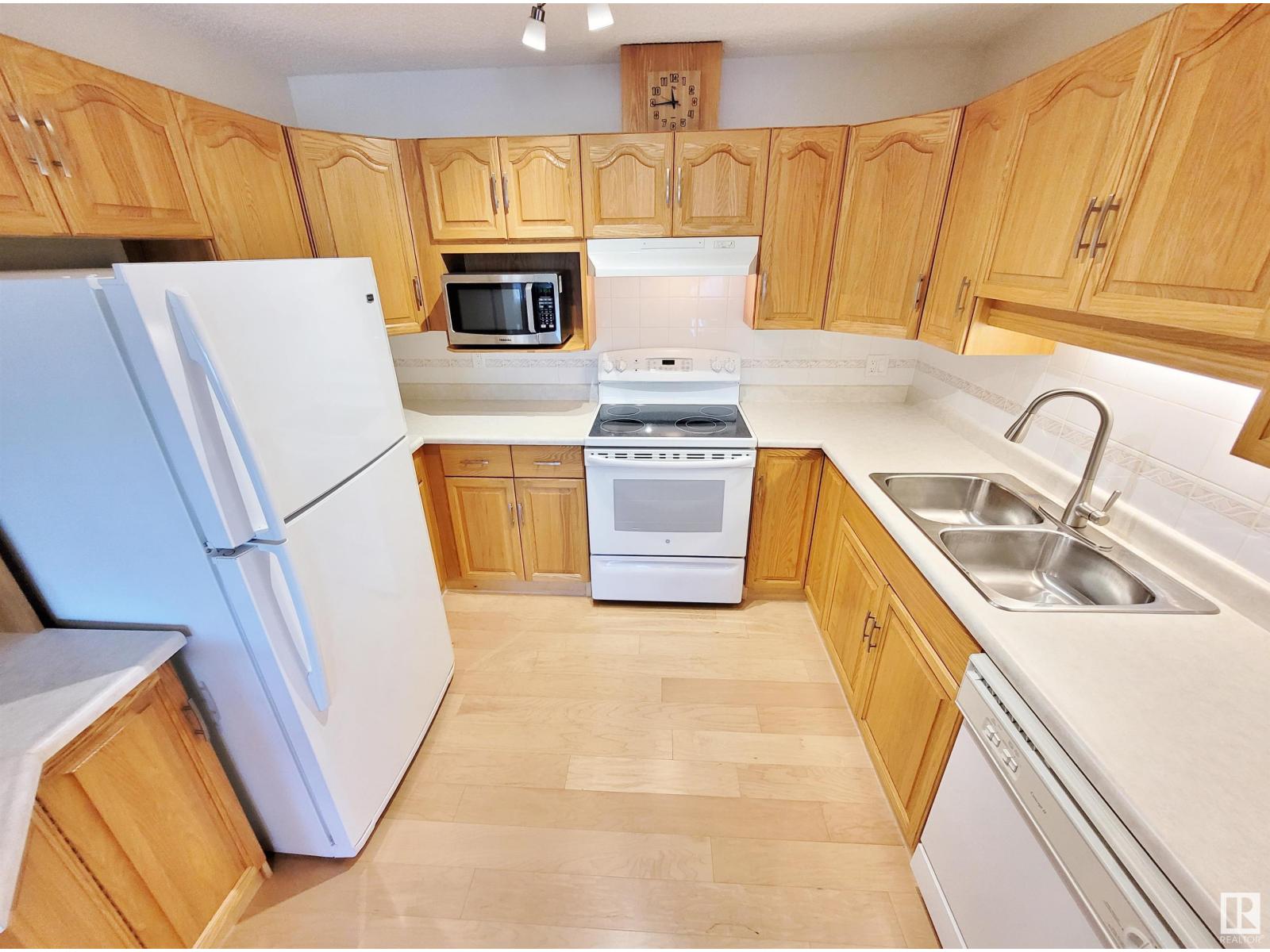 Photo 8 of 404 13450 114 Av Nw, Edmonton AB