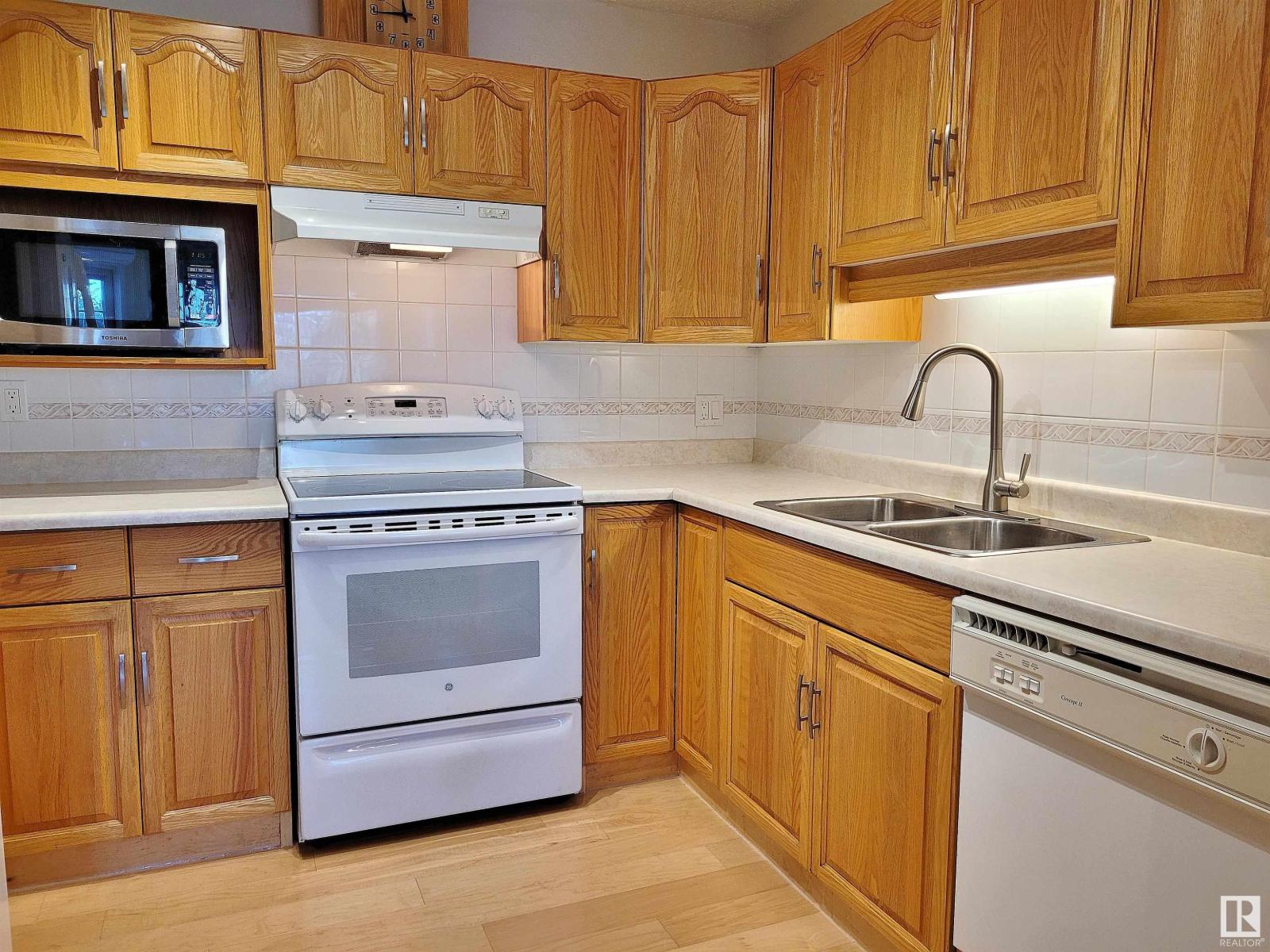 Photo 9 of 404 13450 114 Av Nw, Edmonton AB