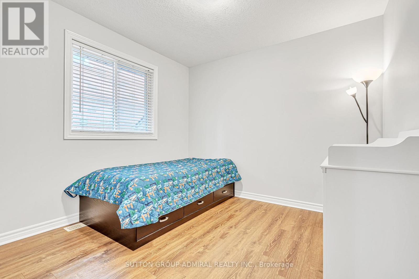 Photo 18 of 16 Empire Drive, Barrie ON