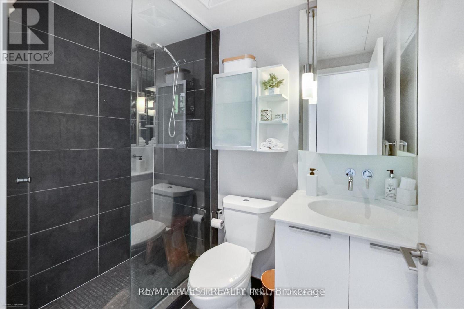 Photo 7 of 310 650 King Street W, Toronto ON
