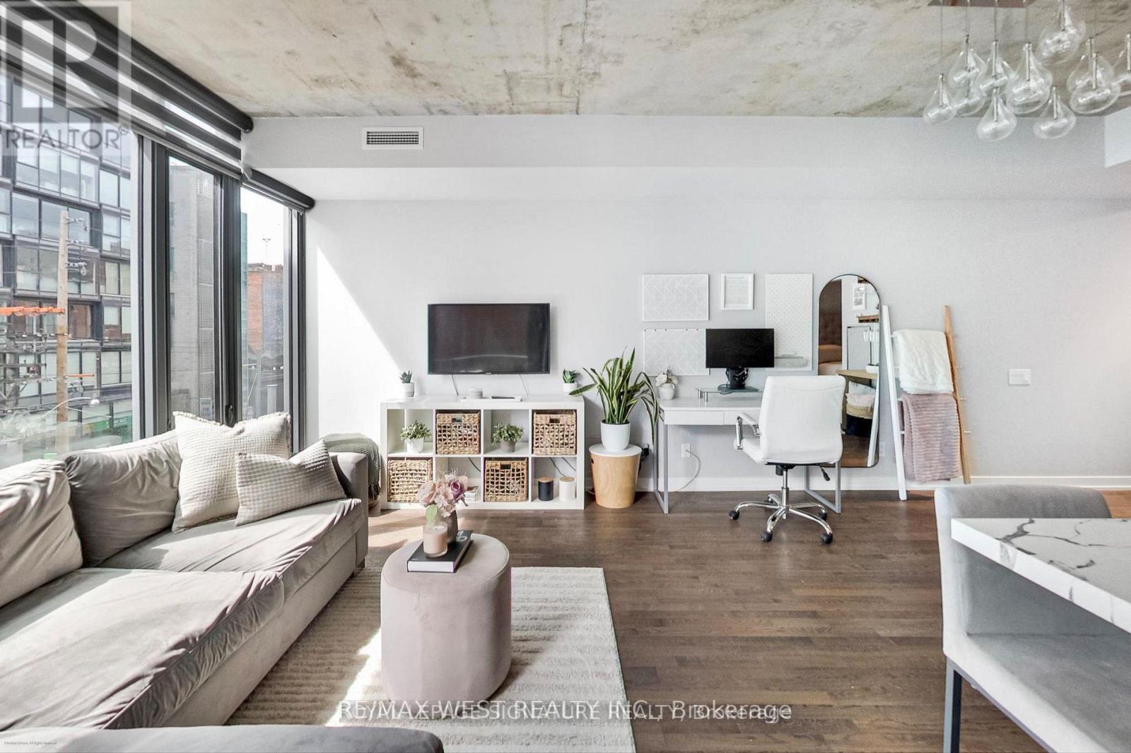 Photo 6 of 310 650 King Street W, Toronto ON