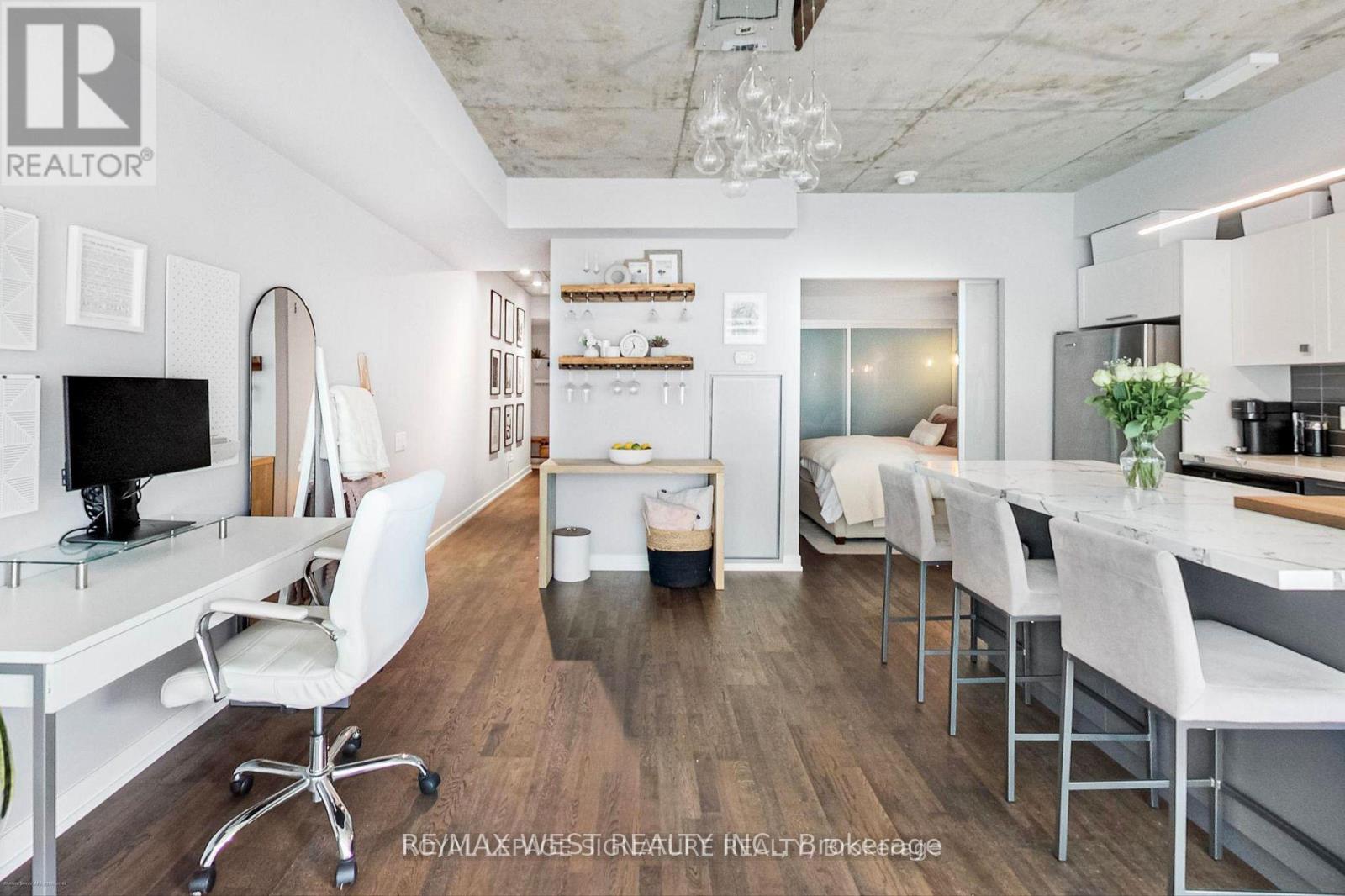 Photo 17 of 310 650 King Street W, Toronto ON