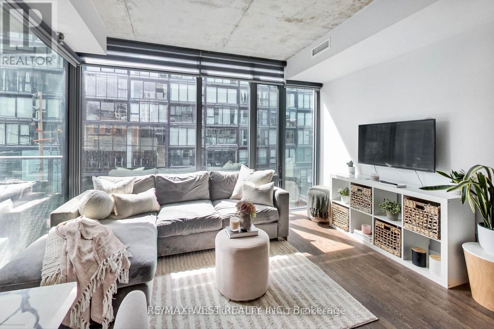 Photo 3 of 310 650 King Street W, Toronto ON