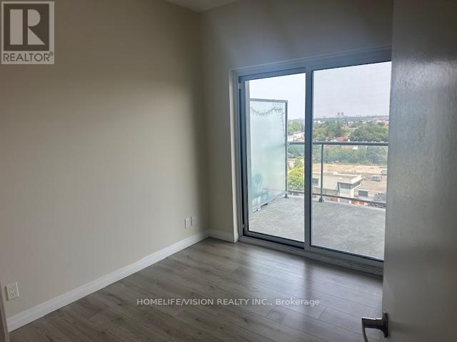 Photo 5 of 903 2152 Lawrence Avenue E, Toronto ON