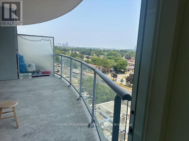 Photo 4 of 903 2152 Lawrence Avenue E, Toronto ON