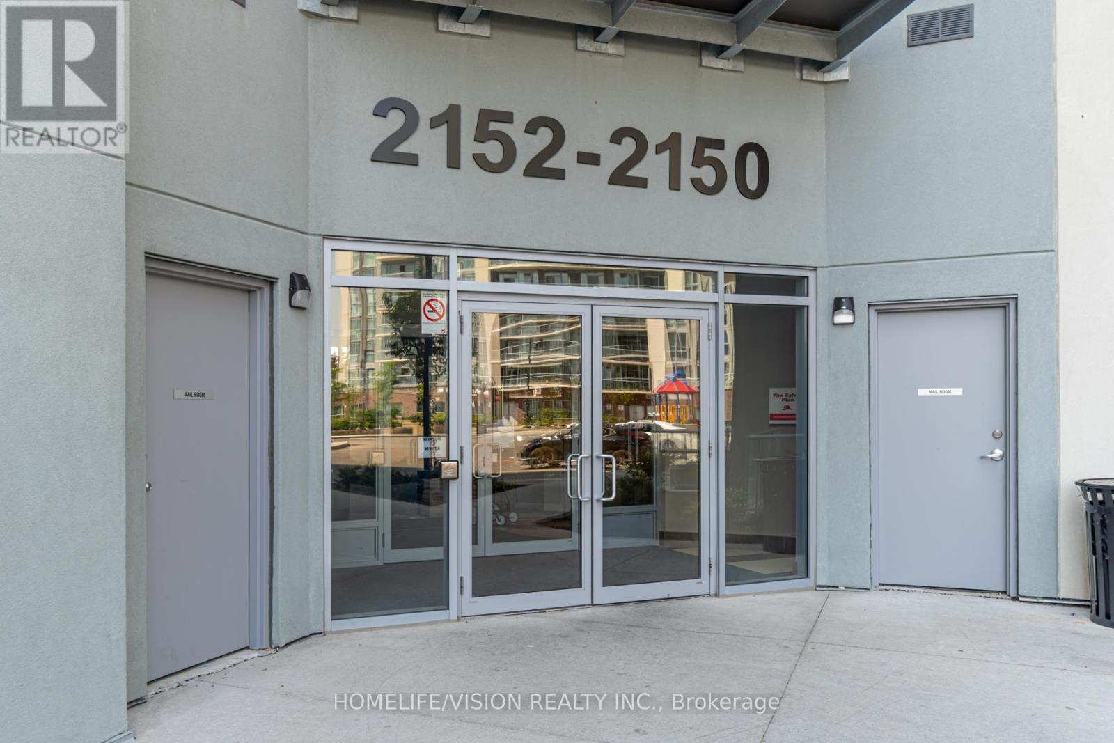 Photo 12 of 903 2152 Lawrence Avenue E, Toronto ON