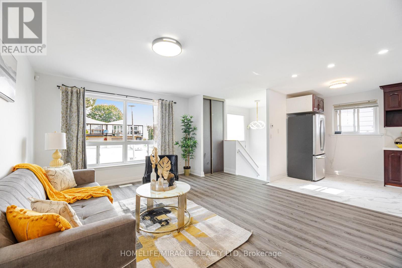 Photo 21 of 81 Pettibone Square, Toronto ON