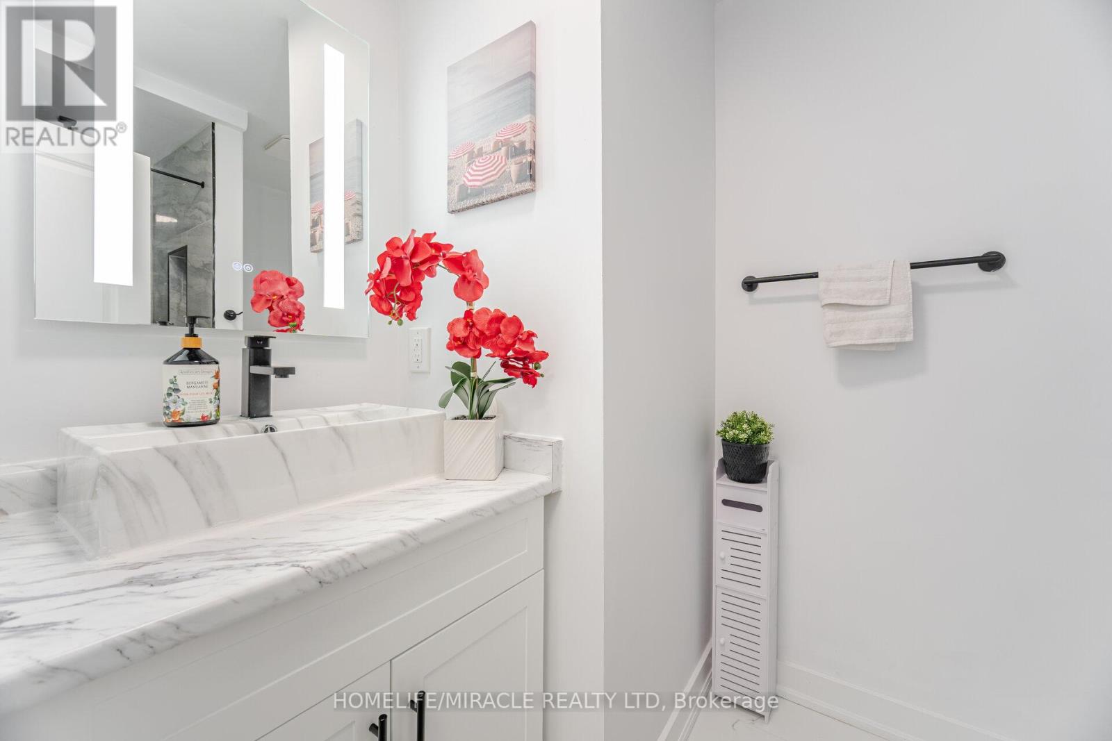 Photo 9 of 81 Pettibone Square, Toronto ON