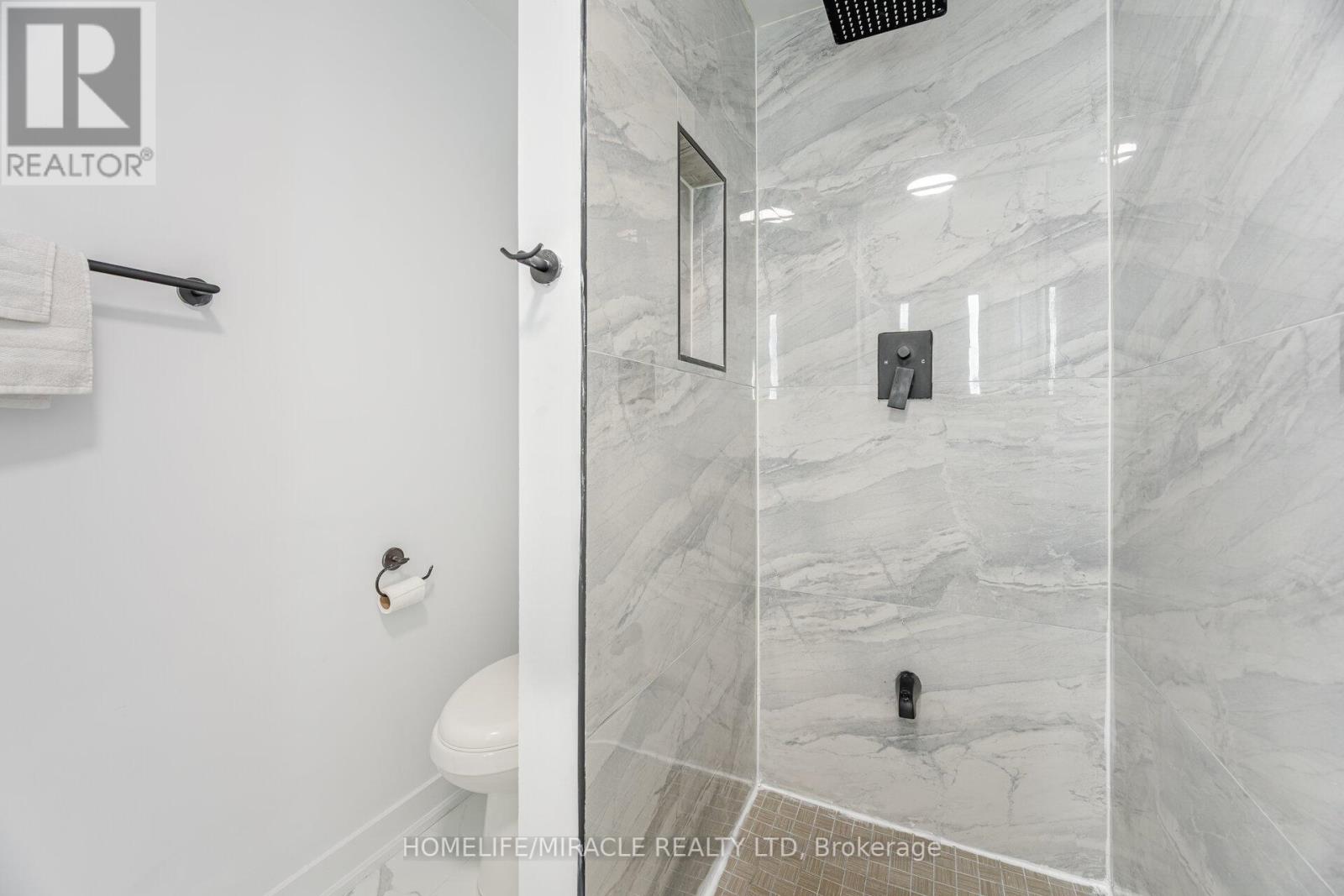 Photo 33 of 81 Pettibone Square, Toronto ON