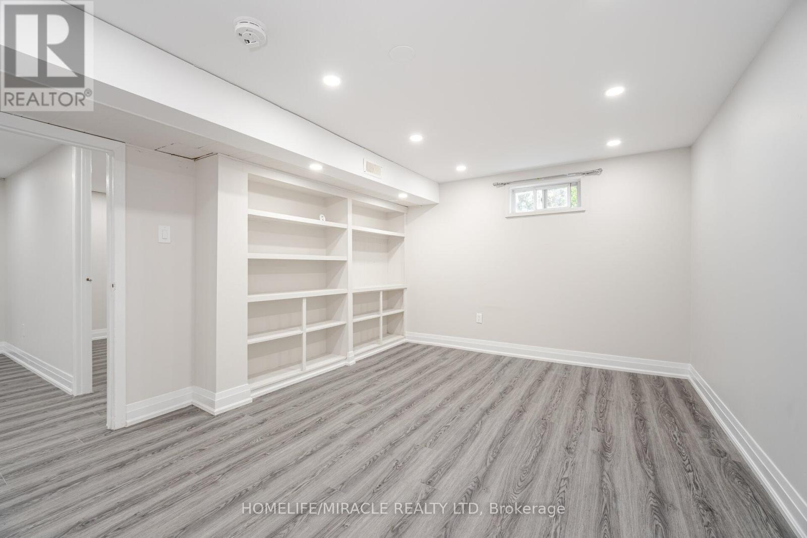 Photo 19 of 81 Pettibone Square, Toronto ON