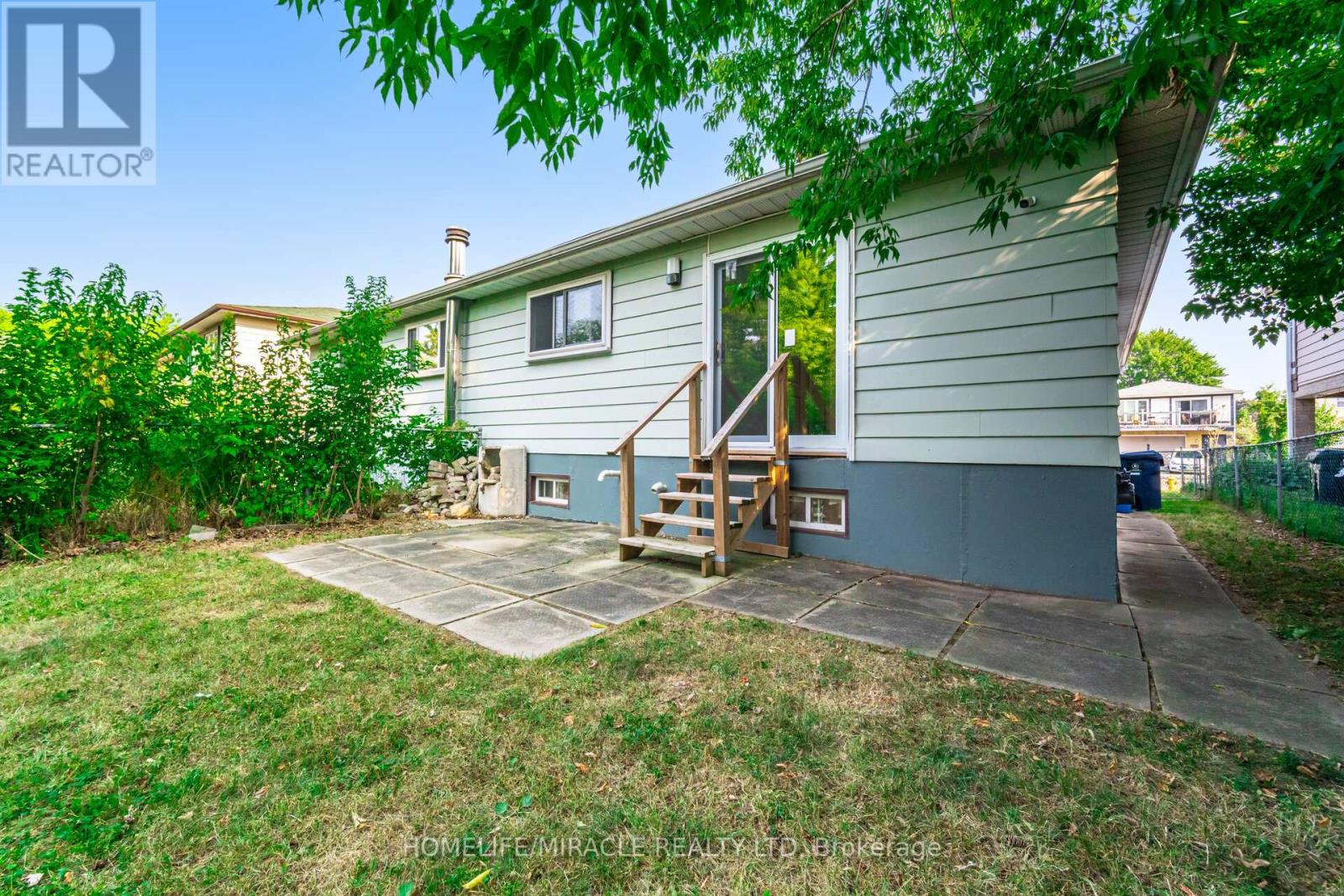 Photo 13 of 81 Pettibone Square, Toronto ON
