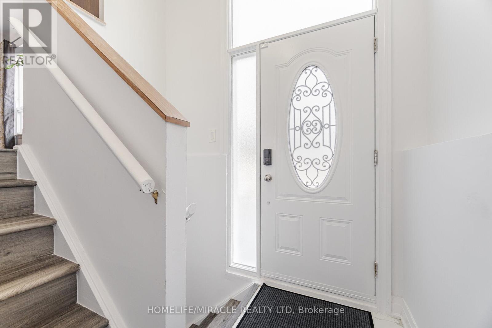 Photo 42 of 81 Pettibone Square, Toronto ON
