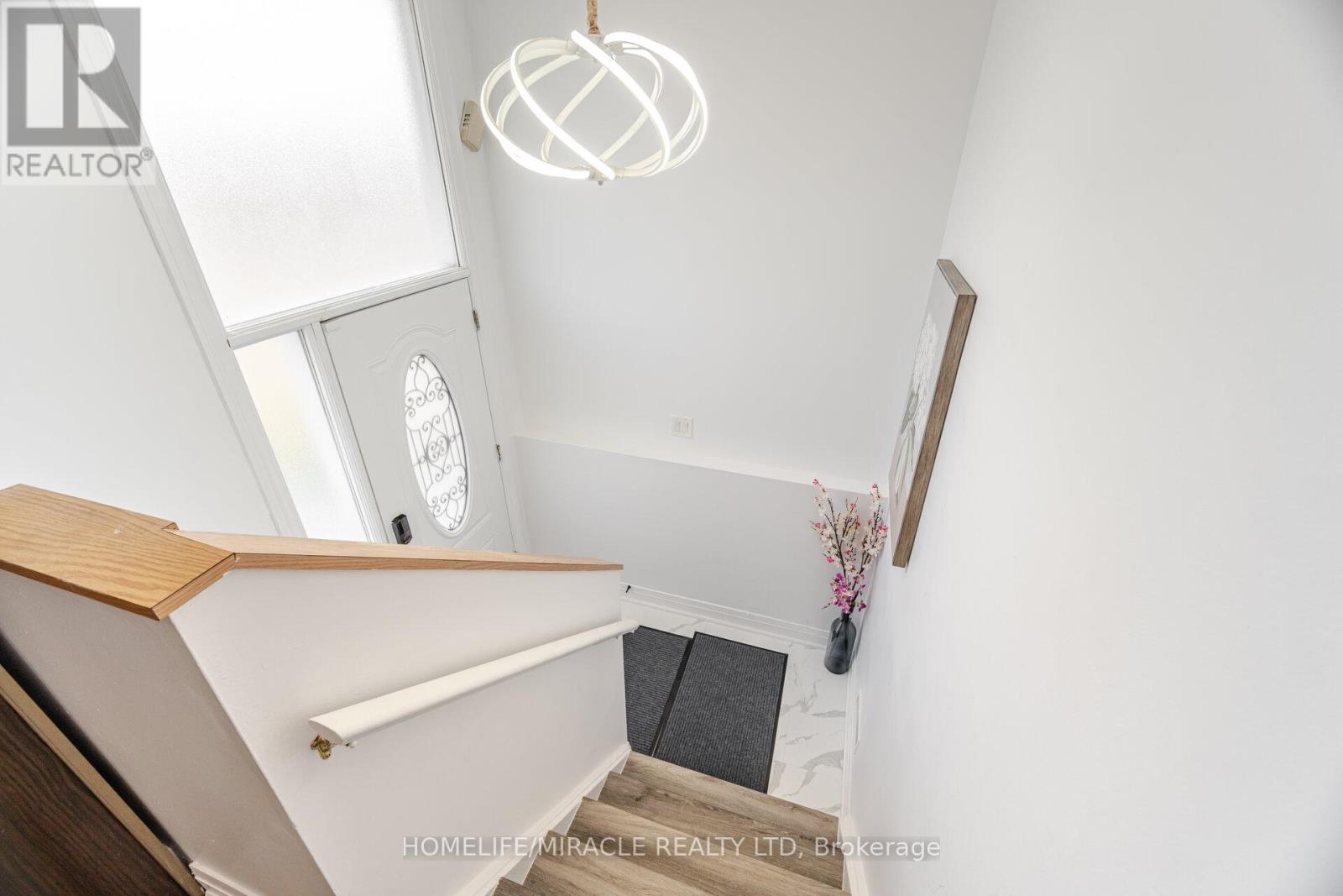 Photo 31 of 81 Pettibone Square, Toronto ON