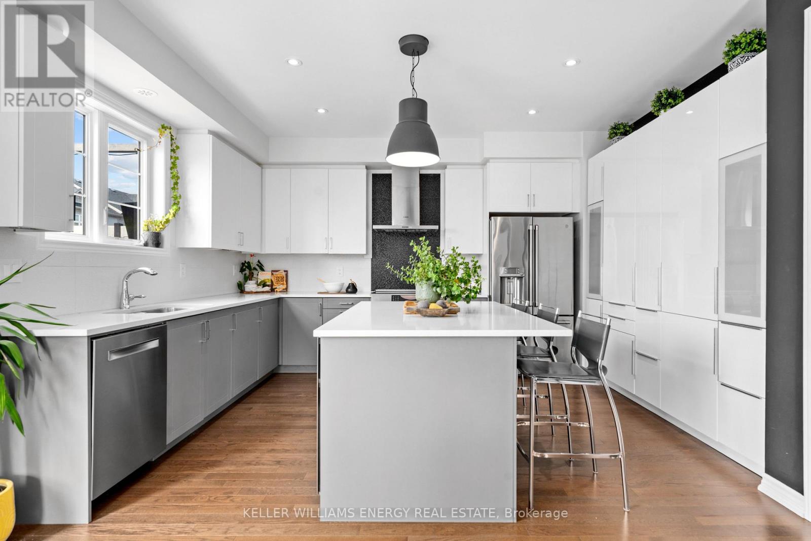 Photo 19 of 3 Cornerside Way, Whitby ON