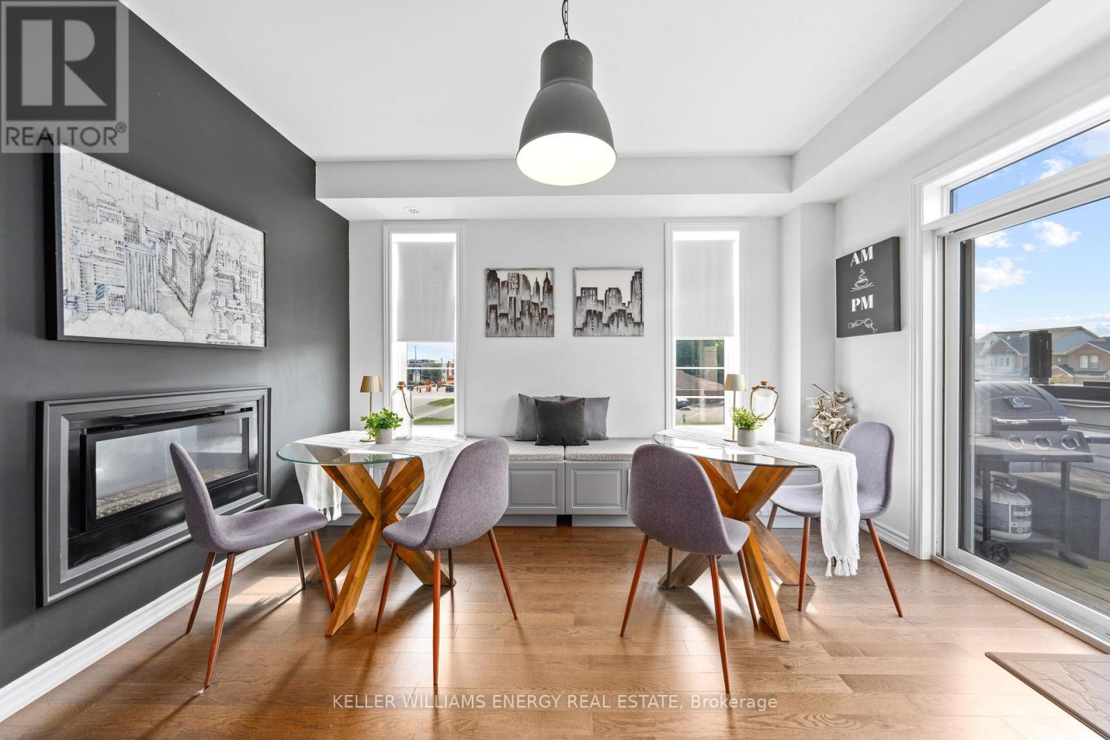 Photo 10 of 3 Cornerside Way, Whitby ON