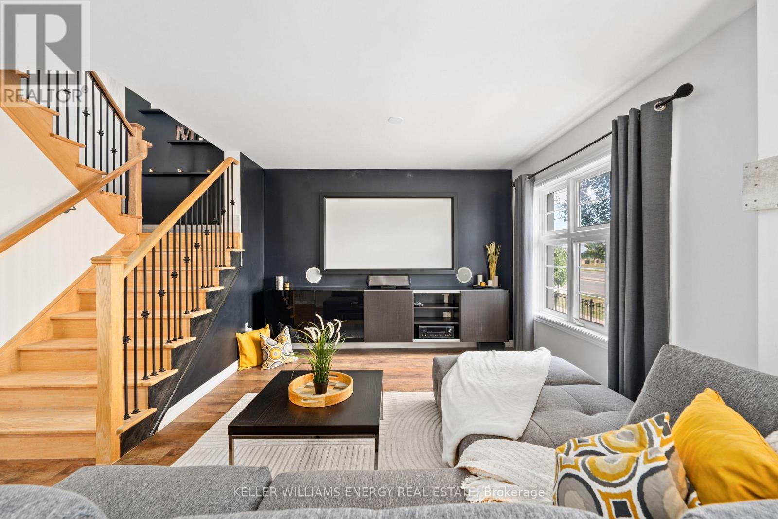 Photo 11 of 3 Cornerside Way, Whitby ON