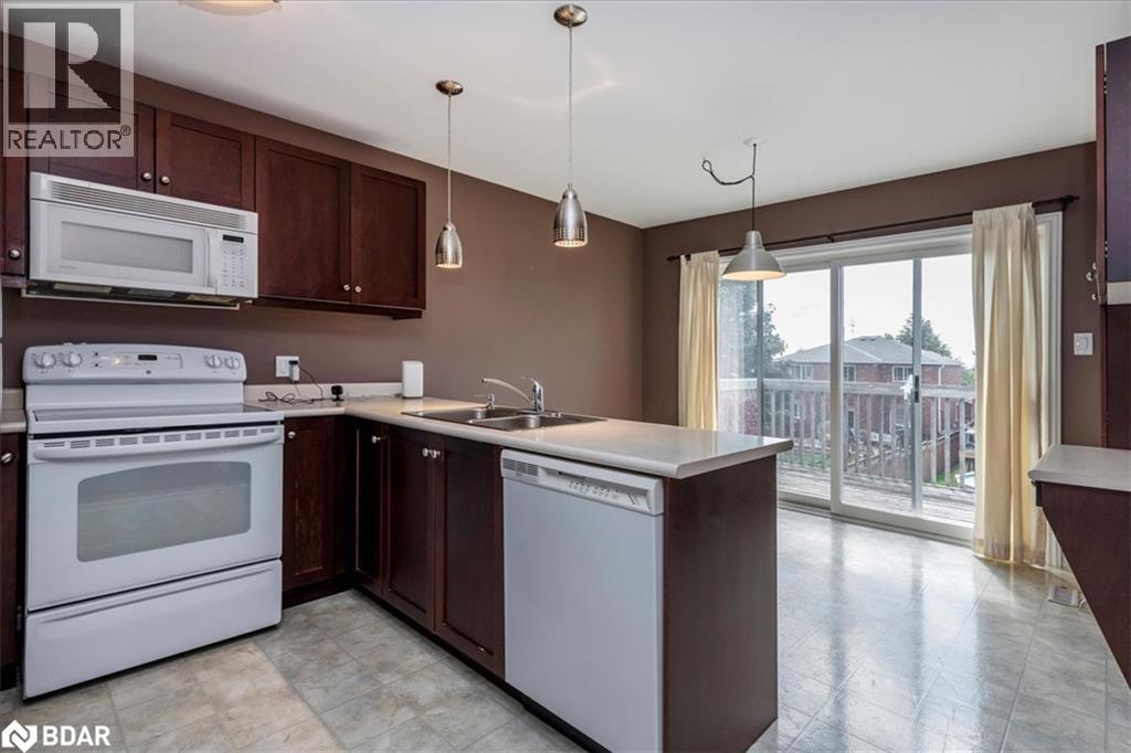 Photo 10 of 12 Revelstoke Court, Barrie ON