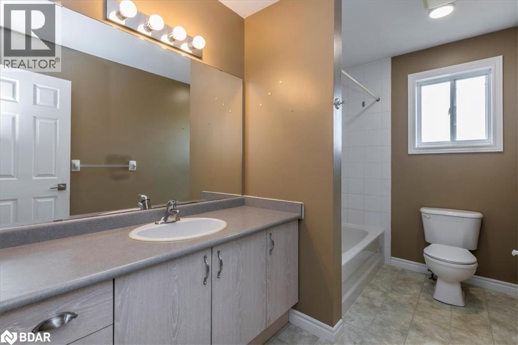 Photo 16 of 12 Revelstoke Court, Barrie ON