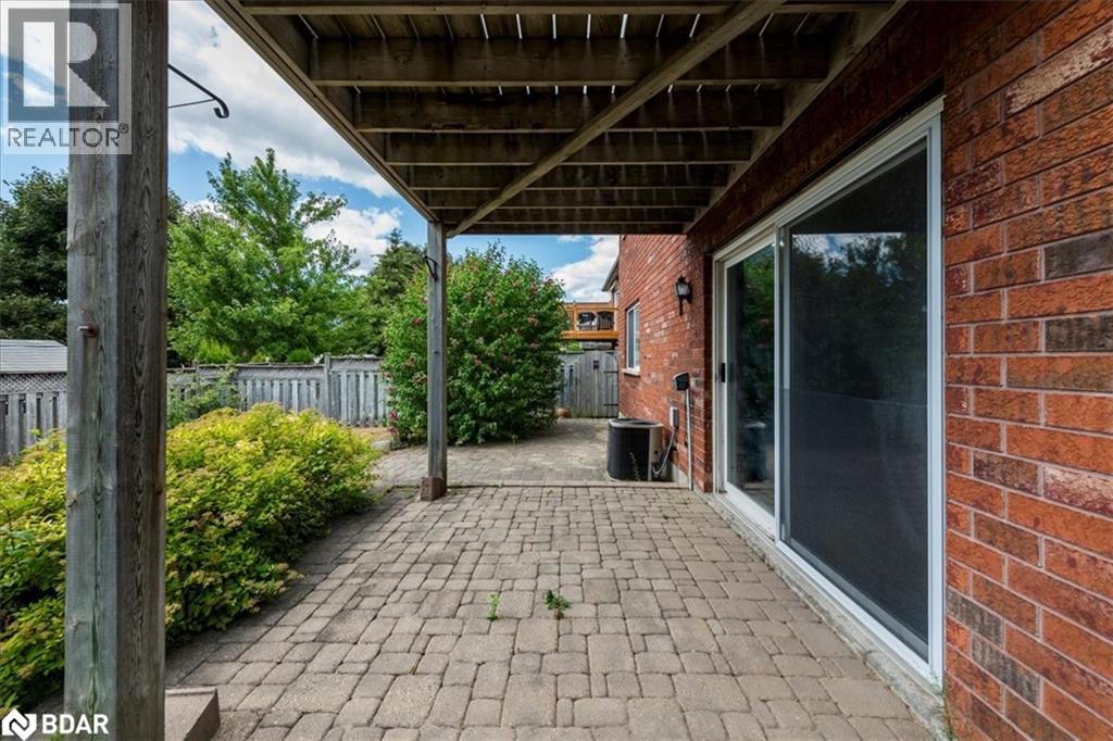 Photo 21 of 12 Revelstoke Court, Barrie ON