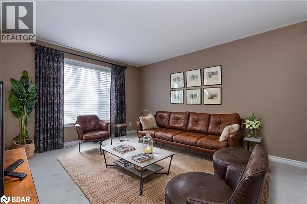 Photo 6 of 12 Revelstoke Court, Barrie ON