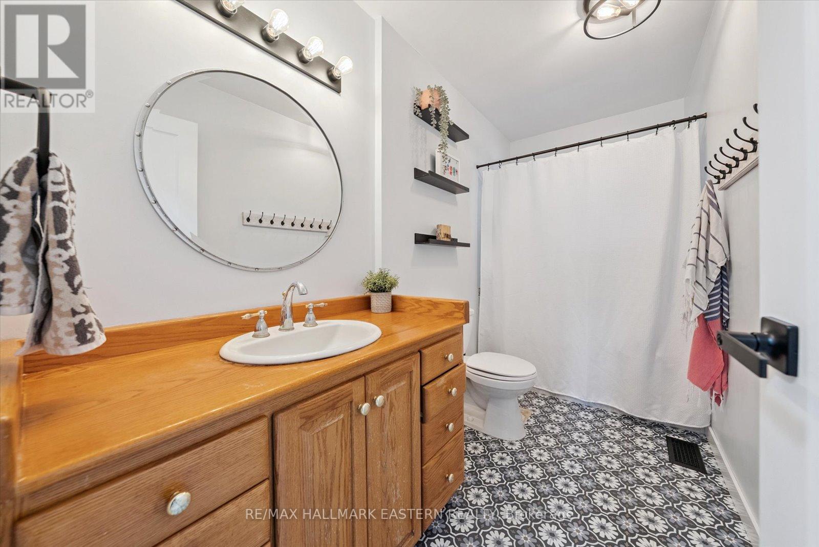 Photo 11 of 971 Jopling Drive, Selwyn ON