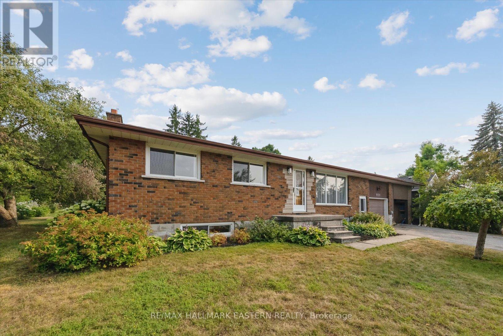 Photo 2 of 971 Jopling Drive, Selwyn ON