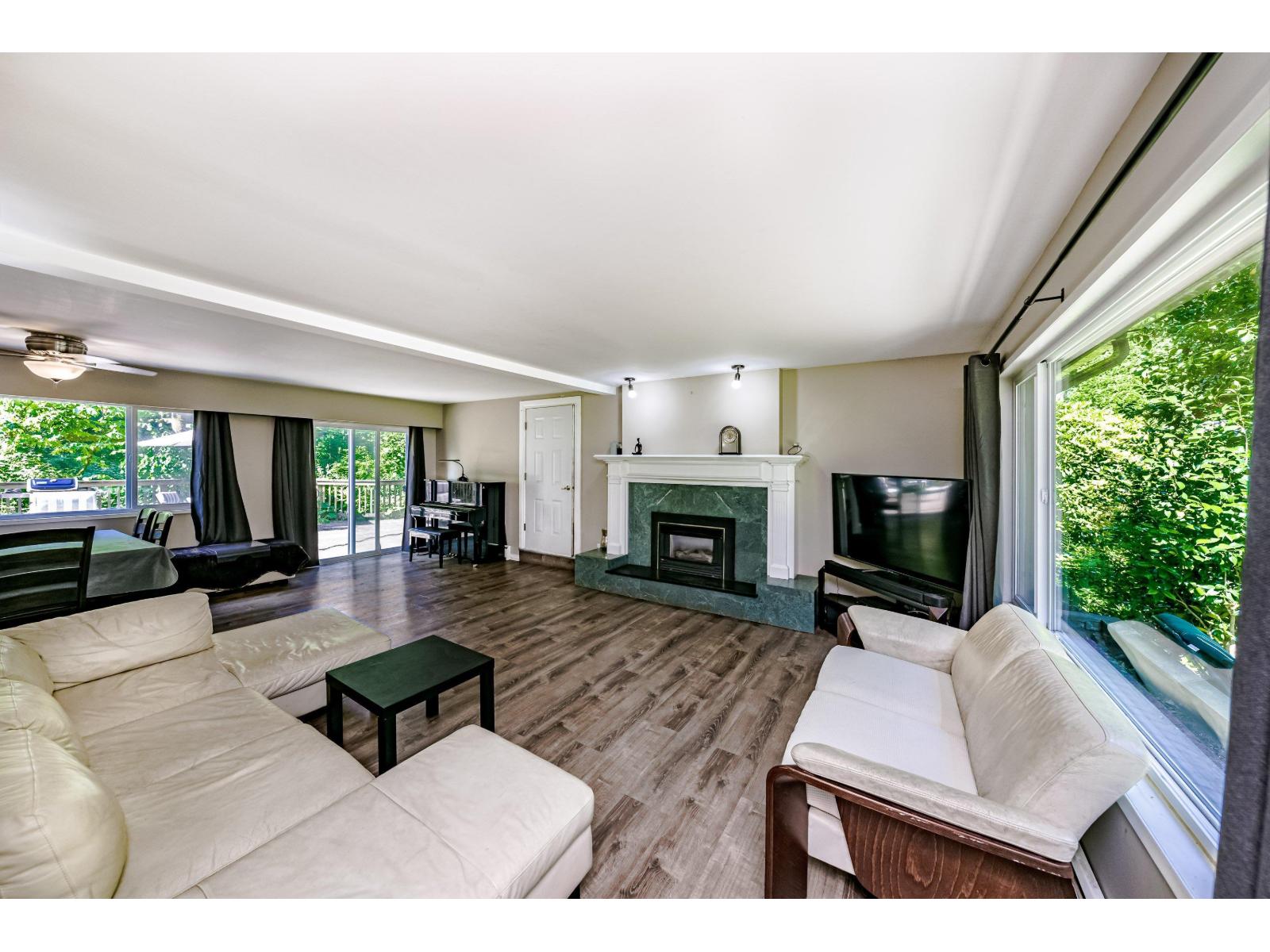 Photo 11 of 20210 27 Avenue, Langley BC