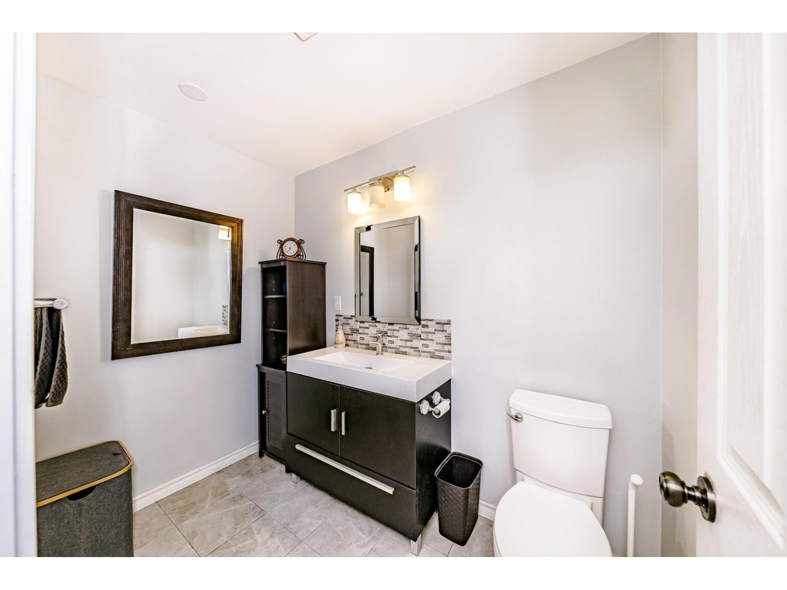 Photo 17 of 20210 27 Avenue, Langley BC
