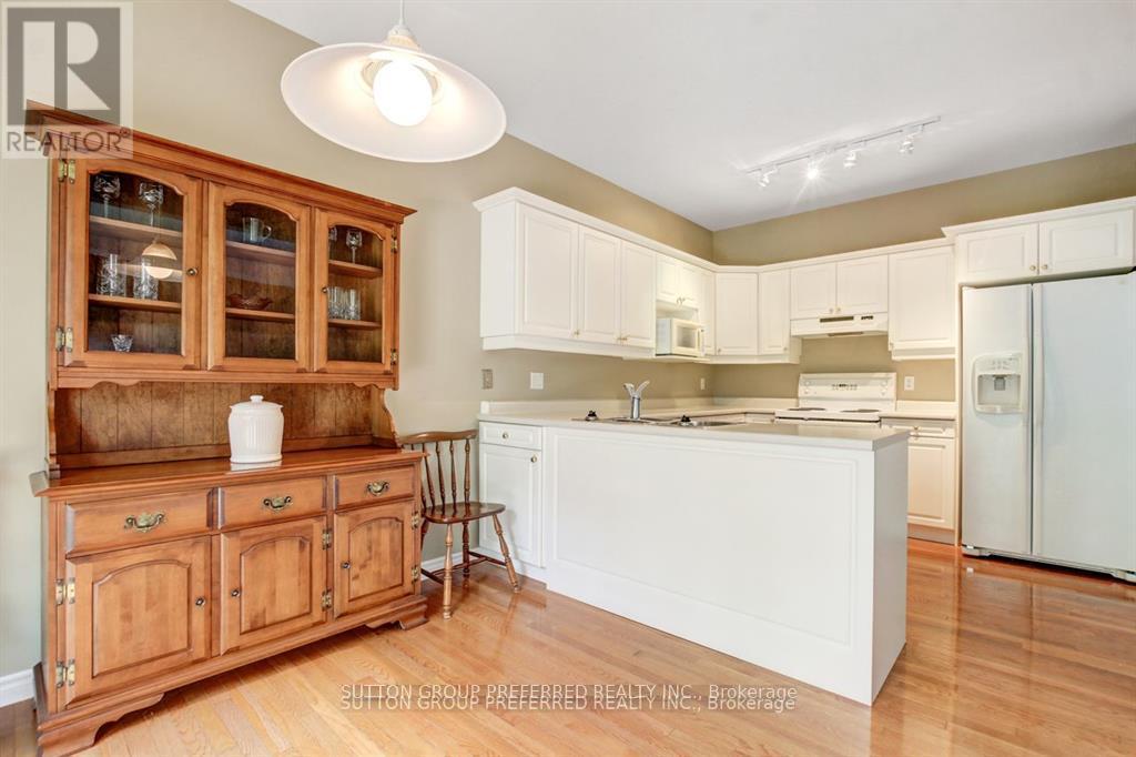 Photo 14 of 12 14 Cadeau Terrace, London South ON