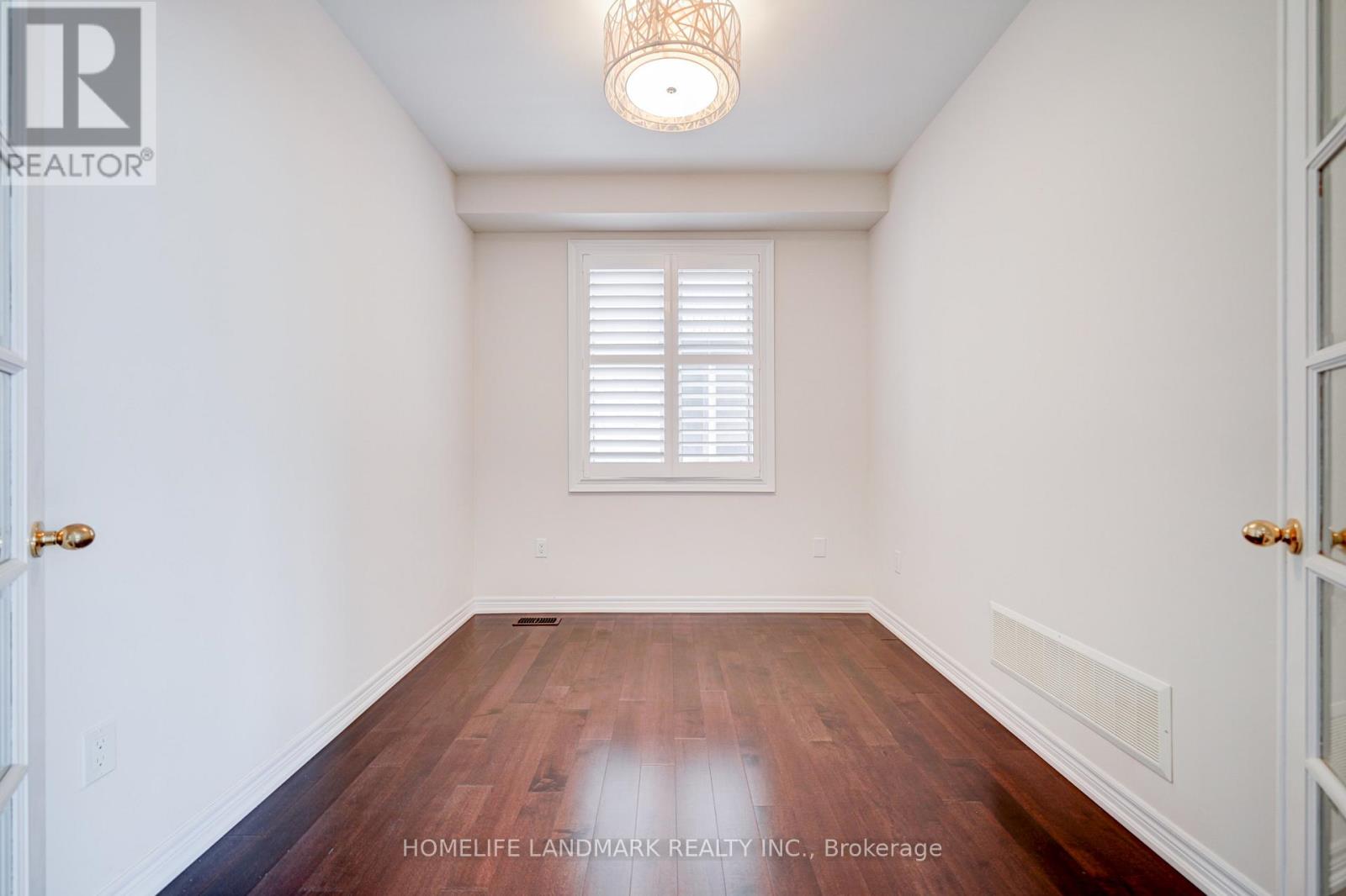 Photo 37 of 175 Scrivener Drive, Aurora ON